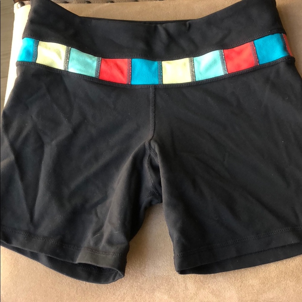 Reversible Lululemon shorts Size 4